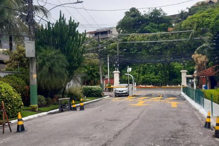 Casa de condomínio à venda com 179m², 3 quartos e 2 vagas Casa de condomínio à venda com 179m², 3 quartos e 2 vagasPortaria