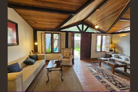 Casa de condomínio à venda com 179m², 3 quartos e 2 vagas