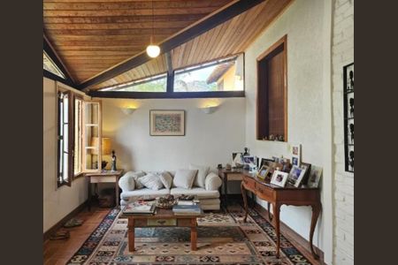 Casa de condomínio à venda com 179m², 3 quartos e 2 vagas