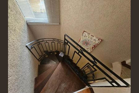 Casa de condomínio à venda com 179m², 3 quartos e 2 vagas