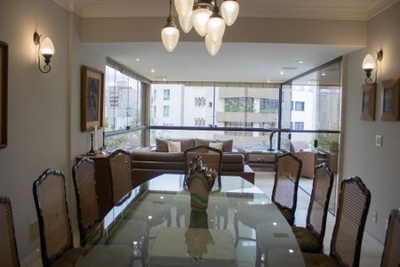 Apartamento à venda com 309m², 4 quartos e 3 vagasSala