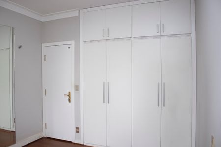 Apartamento à venda com 309m², 4 quartos e 3 vagasQuarto