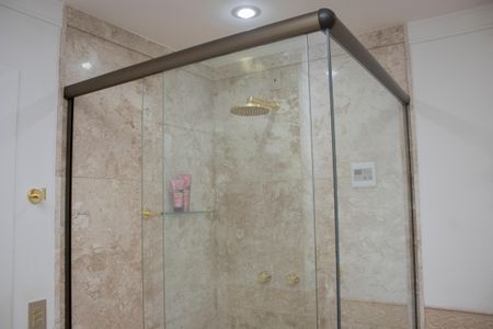 Apartamento à venda com 309m², 4 quartos e 3 vagasBanheiro da Suíte