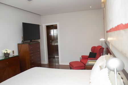 Apartamento à venda com 309m², 4 quartos e 3 vagasSuíte