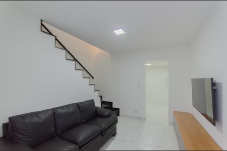 Sala de casa para alugar com 2 quartos, 60m² em Vila Monumento, São Paulo