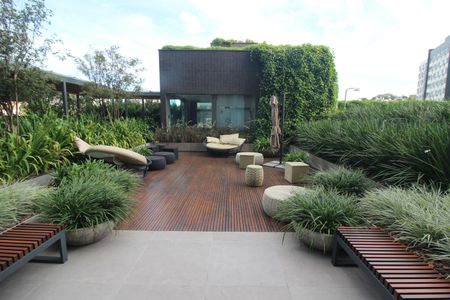 Studio à venda com 37m², 1 quarto e 1 vaga Studio à venda com 37m², 1 quarto e 1 vagaÁrea comum - Piscina