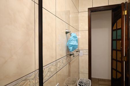 Casa à venda com 160m², 3 quartos e 6 vagasBanheiro 