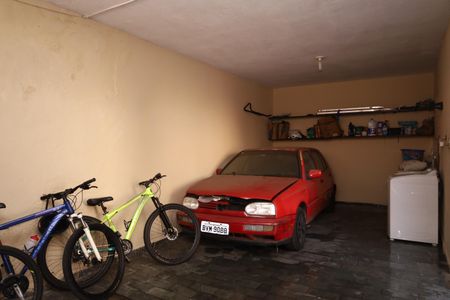 Casa à venda com 160m², 3 quartos e 6 vagasGaragem