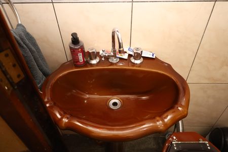 Casa à venda com 160m², 3 quartos e 6 vagasBanheiro 