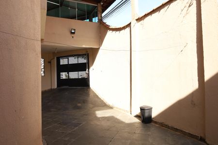 Casa à venda com 160m², 3 quartos e 6 vagasQuintal