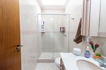 Casa à venda com 172m², 3 quartos e 3 vagas Casa à venda com 172m², 3 quartos e 3 vagasBanheiro