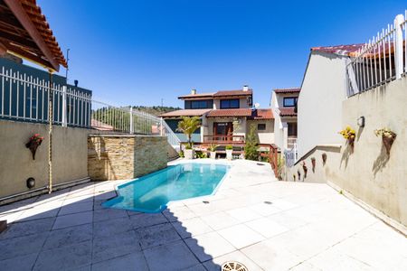 Casa à venda com 172m², 3 quartos e 3 vagas Casa à venda com 172m², 3 quartos e 3 vagasQuintal