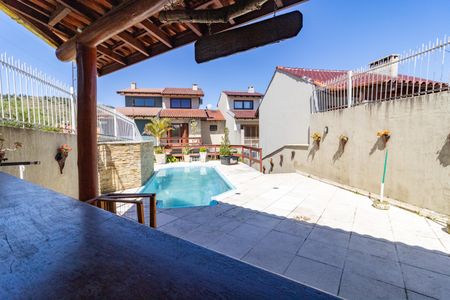 Casa à venda com 172m², 3 quartos e 3 vagas Casa à venda com 172m², 3 quartos e 3 vagasChurrasqueira