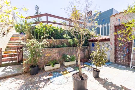 Casa à venda com 172m², 3 quartos e 3 vagas Casa à venda com 172m², 3 quartos e 3 vagasQuintal