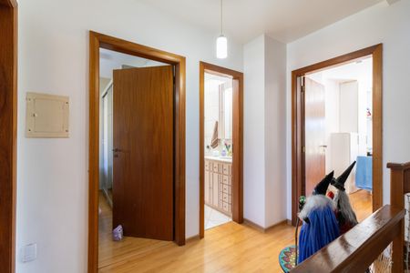 Casa à venda com 172m², 3 quartos e 3 vagas Casa à venda com 172m², 3 quartos e 3 vagasCorredor