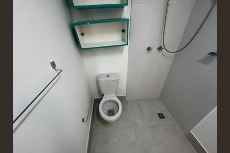 Studio à venda com 28m², 1 quarto e sem vaga Studio à venda com 28m², 1 quarto e sem vagaBanheiro