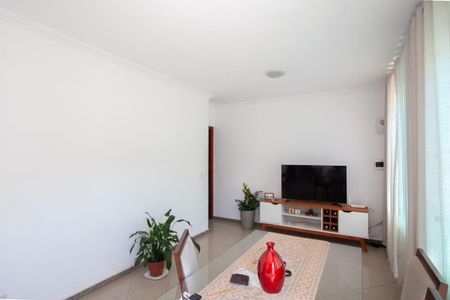 Sala de casa à venda com 3 quartos, 140m² em Santa Monica, Belo Horizonte