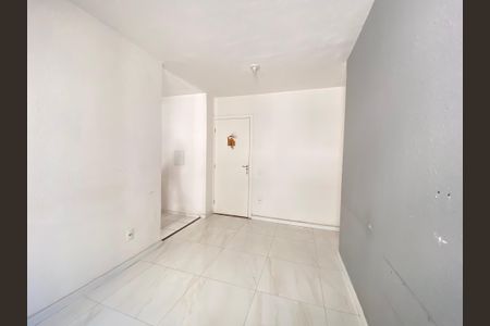 Sala de apartamento para alugar com 2 quartos, 48m² em Del Castilho, Rio de Janeiro