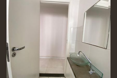 Apartamento à venda com 48m², 2 quartos e sem vaga Apartamento à venda com 48m², 2 quartos e sem vagaBanheiro