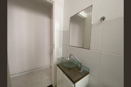 Apartamento à venda com 48m², 2 quartos e sem vaga Apartamento à venda com 48m², 2 quartos e sem vagaBanheiro