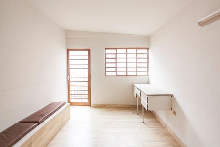 Casa para alugar com 180m², 4 quartos e 2 vagasEscritório