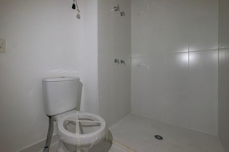 Banheiro de kitnet/studio à venda com 1 quarto, 28m² em Perdizes, São Paulo