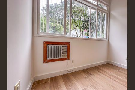 Sala de apartamento à venda com 2 quartos, 64m² em Laranjeiras, Rio de Janeiro