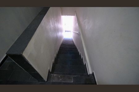 Apartamento para alugar com 30m², 1 quarto e sem vaga Apartamento para alugar com 30m², 1 quarto e sem vagaEscada