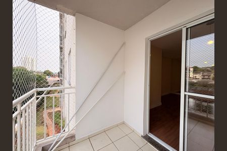 Apartamento à venda com 83m², 3 quartos e 2 vagasVaranda