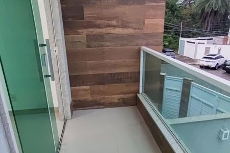 Casa de condomínio à venda com 135m², 3 quartos e 2 vagas Casa de condomínio à venda com 135m², 3 quartos e 2 vagasVaranda