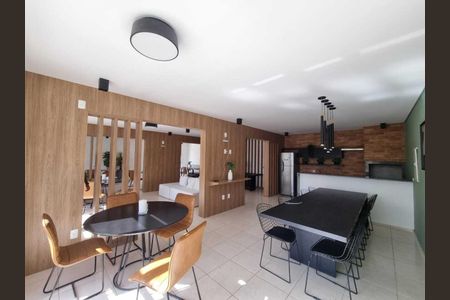 Apartamento para alugar com 48m², 2 quartos e 1 vaga Apartamento para alugar com 48m², 2 quartos e 1 vagaÁrea comum - Salão de festas