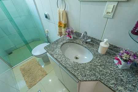 Apartamento à venda com 80m², 3 quartos e 2 vagasBanheiro da Suíte