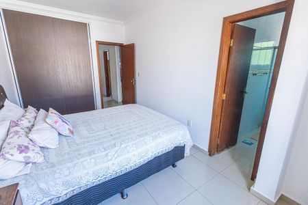 Apartamento à venda com 80m², 3 quartos e 2 vagasSuíte