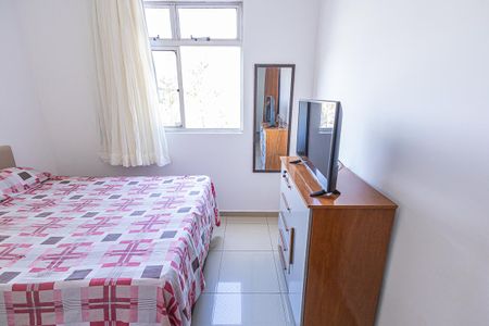 Apartamento à venda com 80m², 3 quartos e 2 vagasQuarto 2