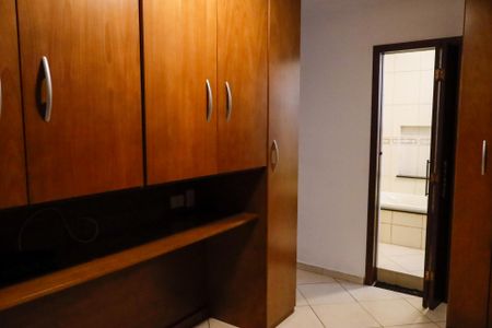 Suíte de casa à venda com 3 quartos, 213m² em Jaguaribe, Osasco