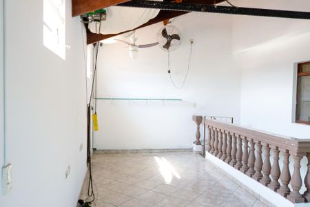 Casa à venda com 213m², 3 quartos e 2 vagas Casa à venda com 213m², 3 quartos e 2 vagasSacada