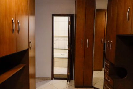 Suíte de casa à venda com 3 quartos, 213m² em Jaguaribe, Osasco