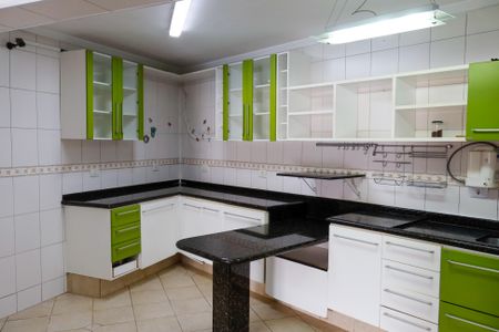 Casa à venda com 213m², 3 quartos e 2 vagas Casa à venda com 213m², 3 quartos e 2 vagasCozinha