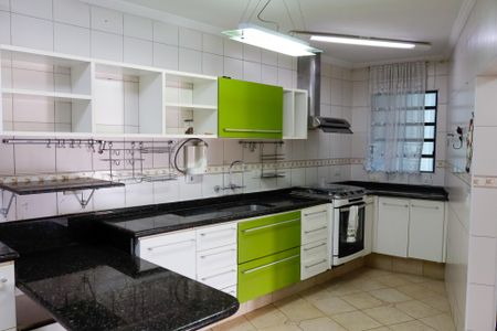 Casa à venda com 213m², 3 quartos e 2 vagas Casa à venda com 213m², 3 quartos e 2 vagasCozinha
