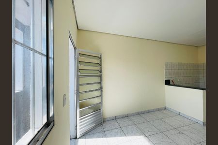 Studio de kitnet/studio para alugar com 1 quarto, 70m² em Jardim Palmira, Guarulhos