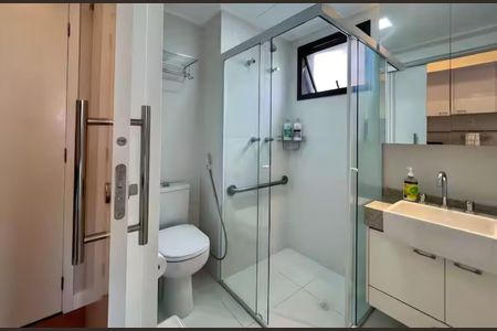 Banheiro  de apartamento para alugar com 1 quarto, 21m² em Indianópolis, São Paulo