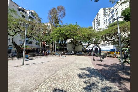 Apartamento à venda com 28m², 1 quarto e sem vaga Apartamento à venda com 28m², 1 quarto e sem vagaÁrea Externa