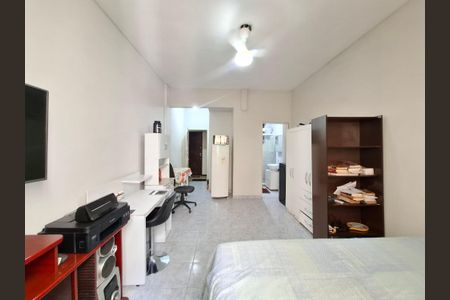 Apartamento à venda com 28m², 1 quarto e sem vaga Apartamento à venda com 28m², 1 quarto e sem vagaSala/Quarto