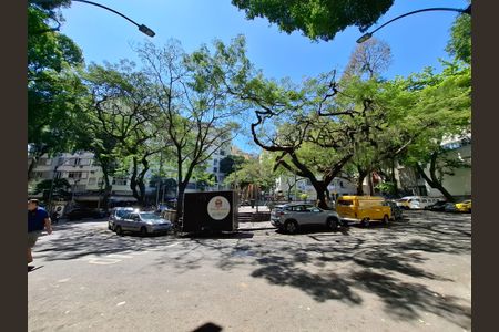 Apartamento à venda com 28m², 1 quarto e sem vaga Apartamento à venda com 28m², 1 quarto e sem vagaÁrea Externa