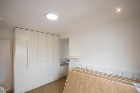 Apartamento à venda com 229m², 3 quartos e 4 vagas Apartamento à venda com 229m², 3 quartos e 4 vagasSuíte 2
