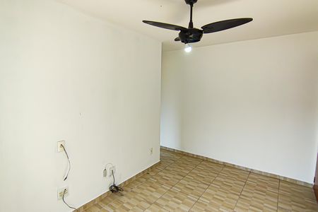 Sala de apartamento para alugar com 2 quartos, 45m² em Pechincha, Rio de Janeiro