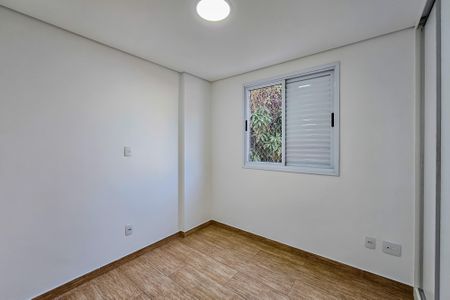 Quarto 1 de apartamento para alugar com 2 quartos, 60m² em Indaiá, Belo Horizonte