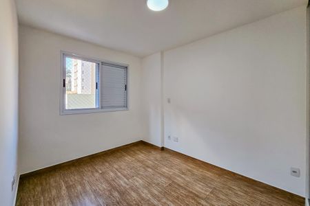 Quarto 2 de apartamento para alugar com 2 quartos, 60m² em Indaiá, Belo Horizonte