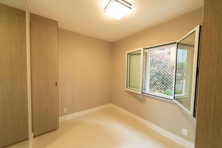 Apartamento à venda com 107m², 3 quartos e 2 vagas Apartamento à venda com 107m², 3 quartos e 2 vagasQuarto