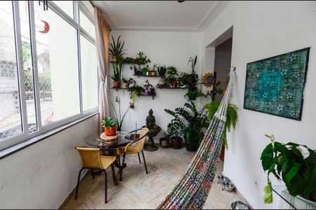 Apartamento à venda com 100m², 3 quartos e 1 vaga Apartamento à venda com 100m², 3 quartos e 1 vagaSala